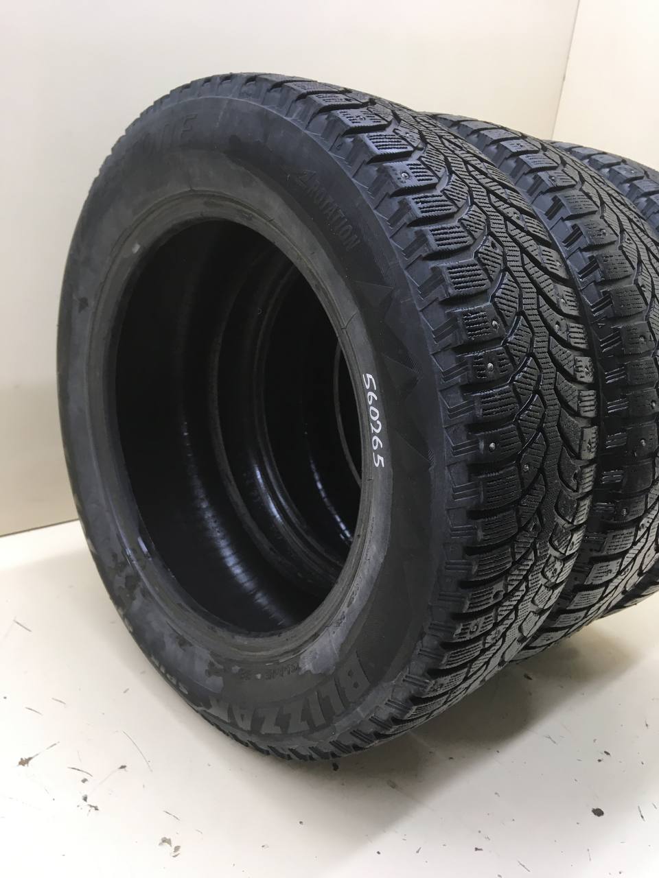Шины R15 Зимние шипованные Bridgestone Blizzak Spike-01 Шины R15 Зимние шипованные Bridgestone Blizzak Spike-01