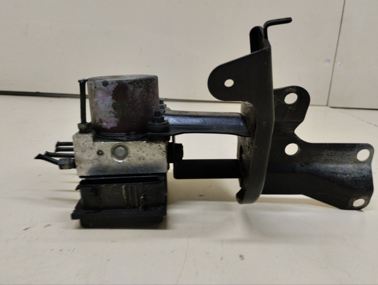 Блок ABS (насос) Nissan Almera Classic (B10) 2006-2013