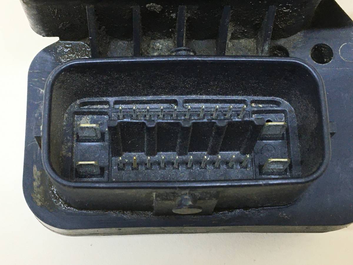 Блок ABS (насос) Toyota Auris (E150) 2006-2012