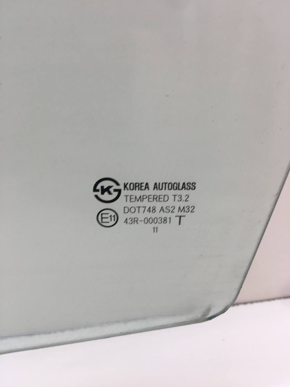 Стекло двери передней левой Kia Rio 3 (QB) 2011-2017 Стекло двери передней левой Kia Rio 3 (QB) 2011-2017