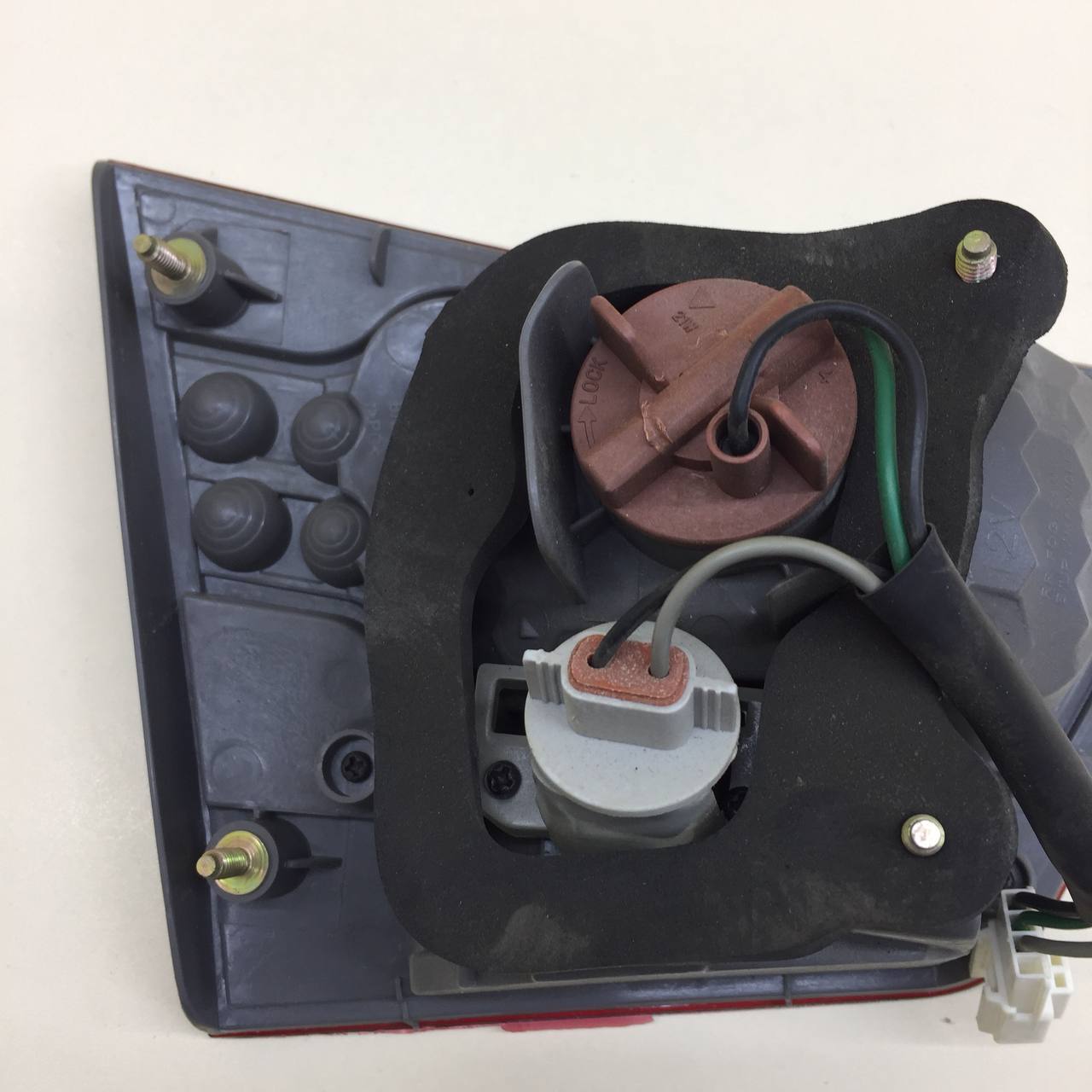 Фонарь задний внутренний правый Kia Cerato (TD) 2009-2013