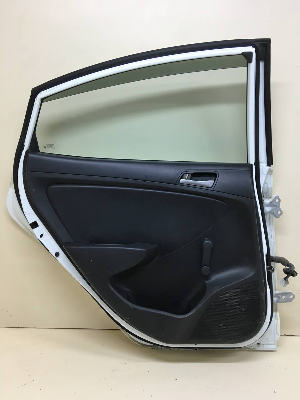 Дверь задняя левая Hyundai Solaris (RB) 2010-2017 Дверь задняя левая Hyundai Solaris (RB) 2010-2017