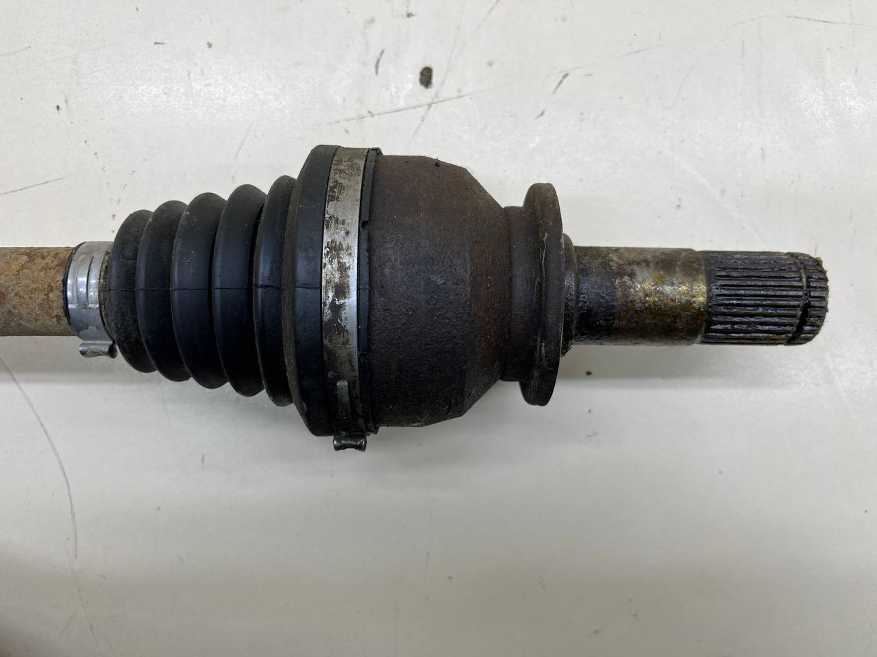 Полуось задняя левая Jaguar XF 2007-2015