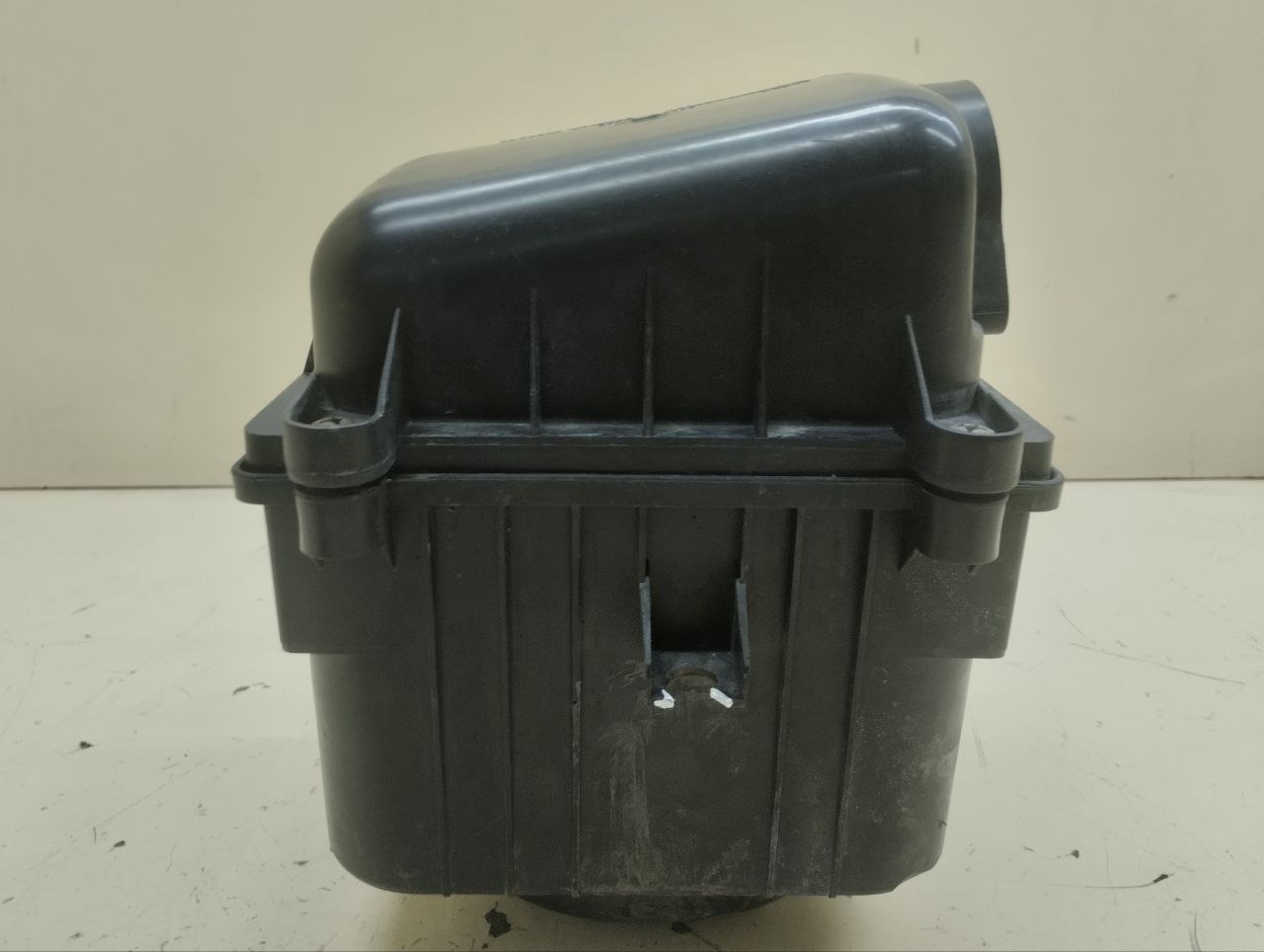Корпус воздушного фильтра Chevrolet Niva 2002-2009
