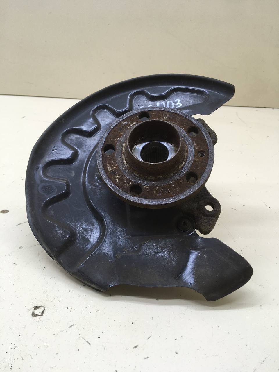 Кулак поворотный передний правый Volkswagen Polo (MK5) 2011-2020