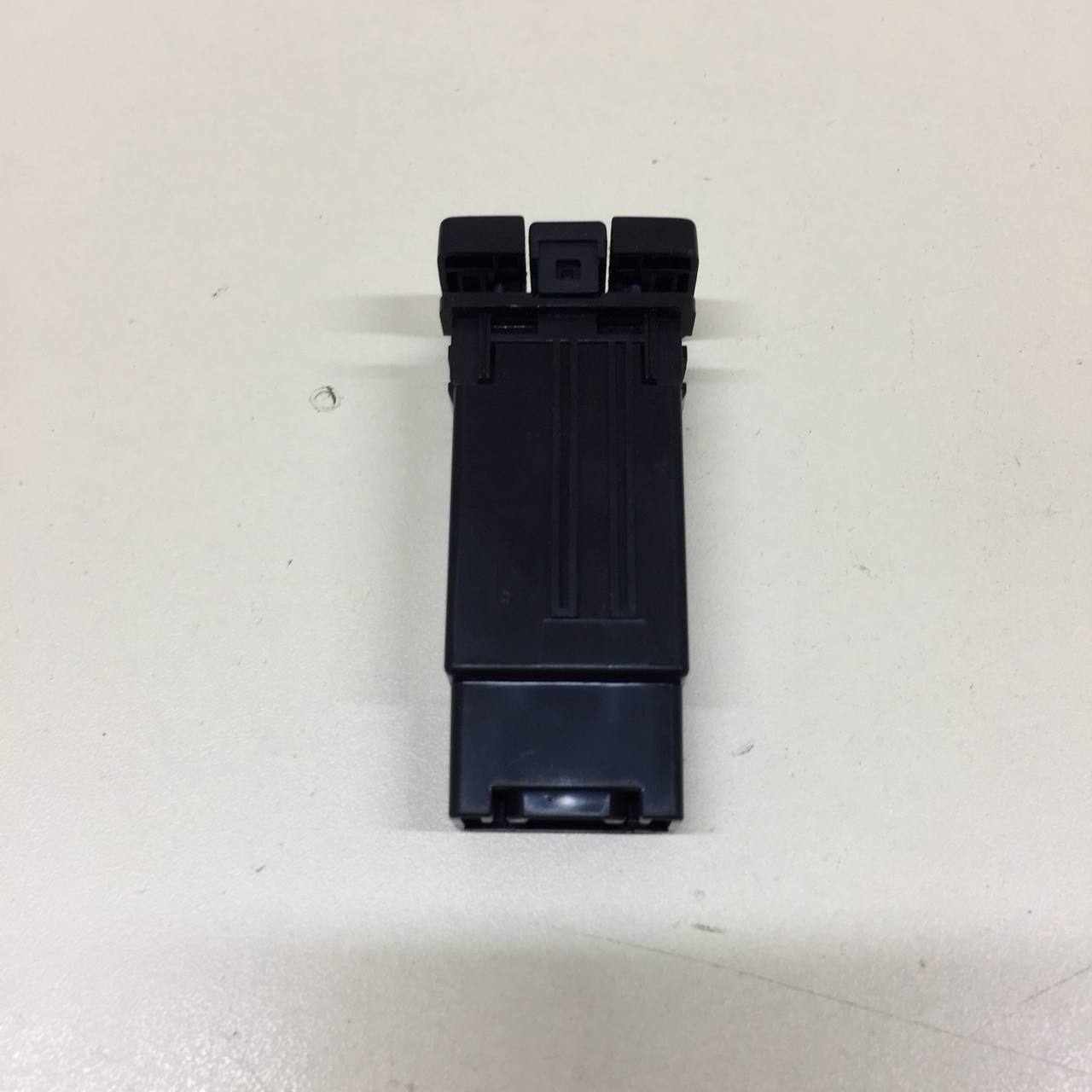 Кнопка обогрева сидений Toyota Rav 4 (A30) 2006-2013 Кнопка обогрева сидений Toyota Rav 4 (A30) 2006-2013