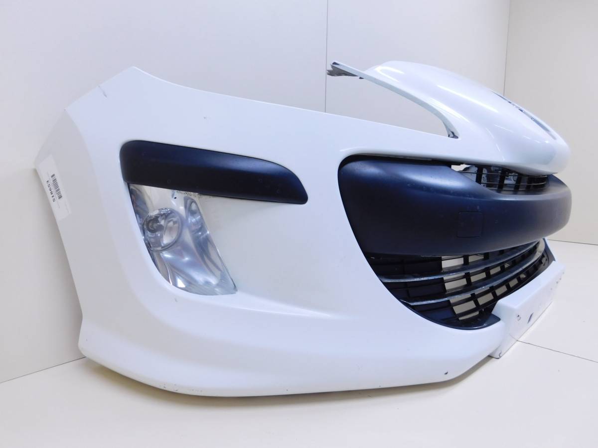 Бампер передний Peugeot 308 2007>