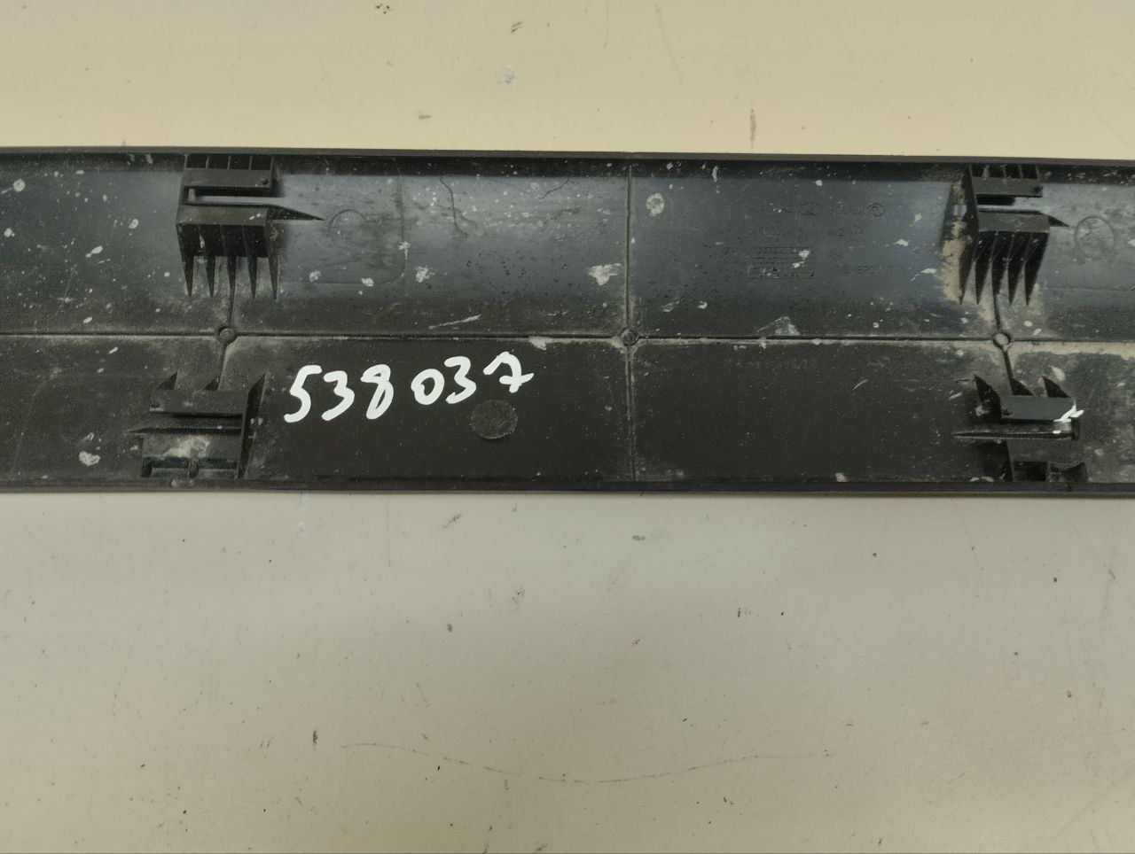 Молдинг передней правой двери Lada Largus 2012>