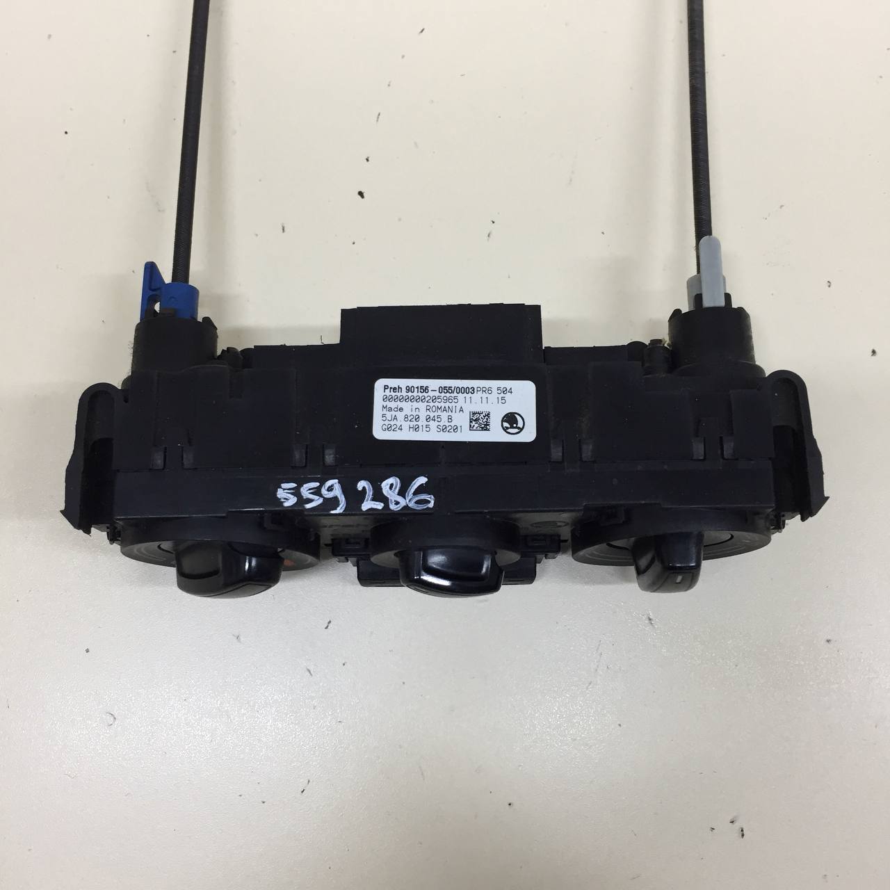 Блок управления отопителем Skoda Rapid 2012-2020