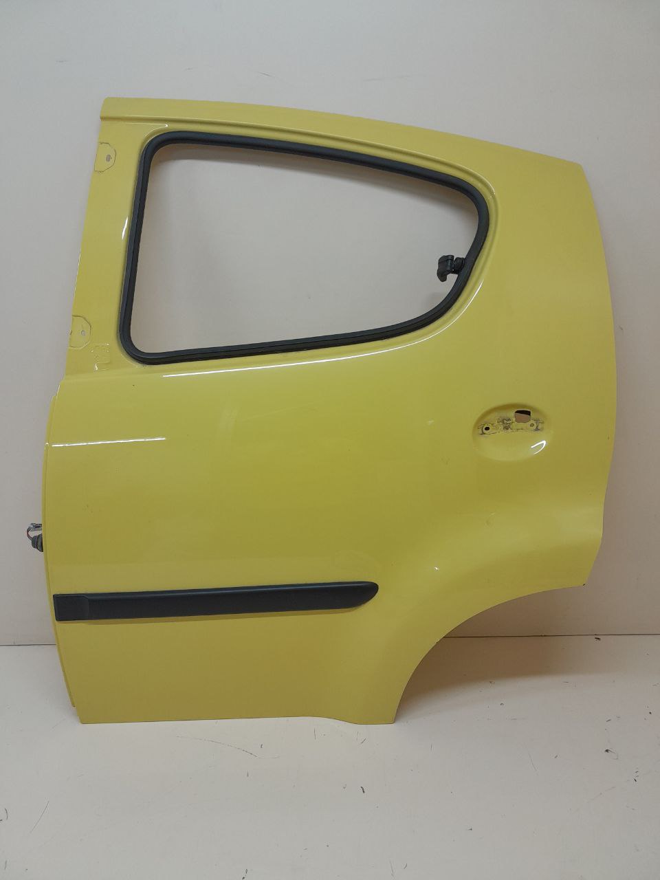 Дверь задняя левая Peugeot 107 2006-2014 Дверь задняя левая Peugeot 107 2006-2014