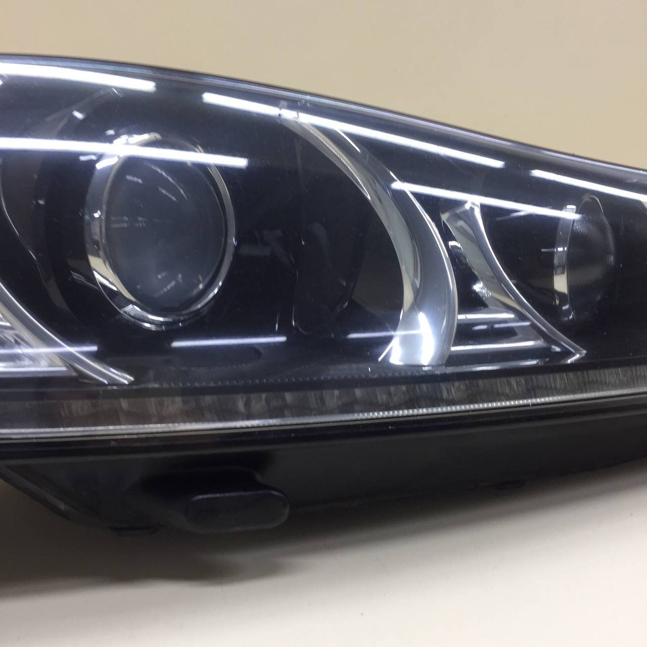 Фара правая Jaguar XF 2007-2015