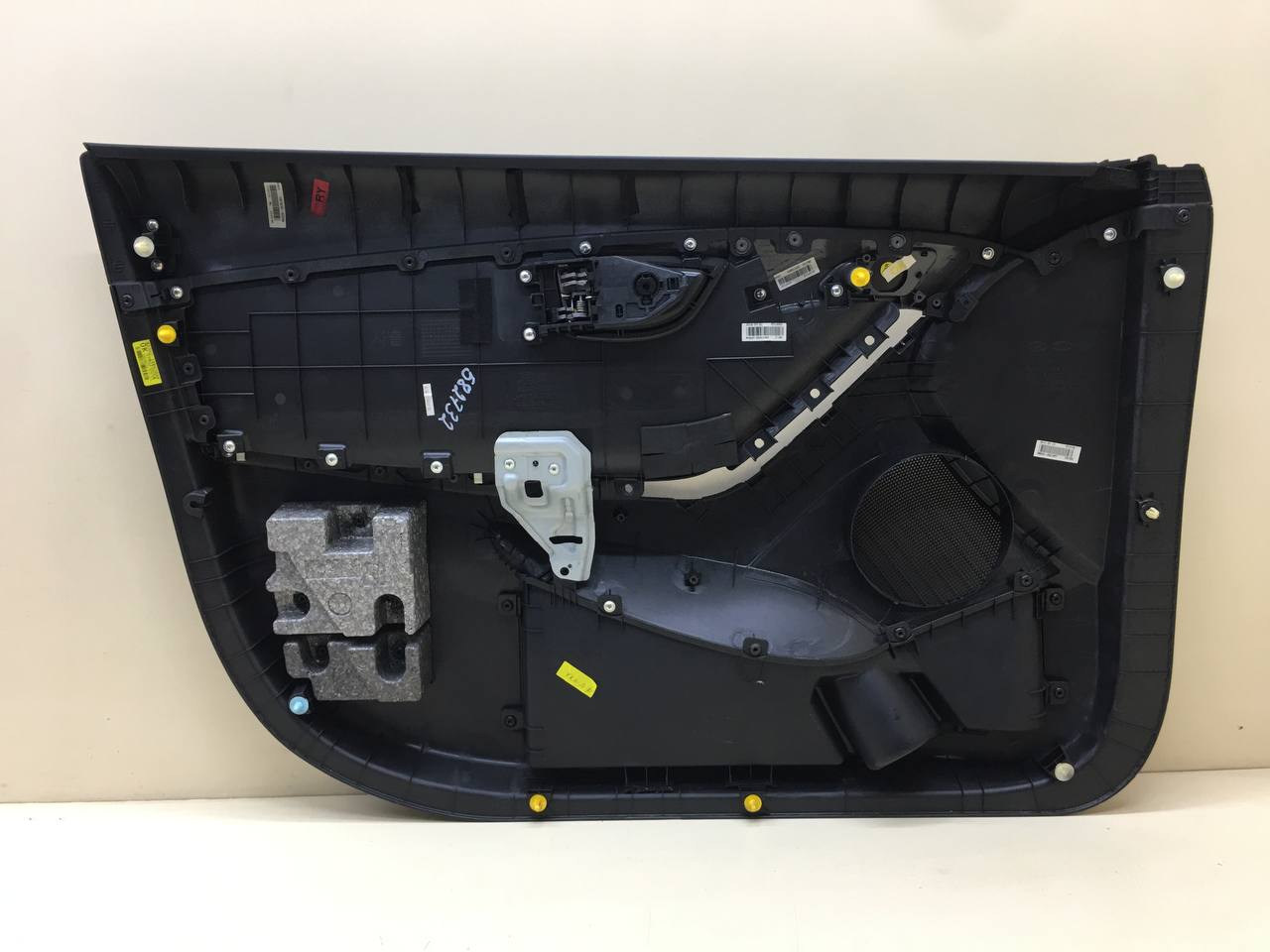 Обшивка двери передней правой Hyundai Elantra (MD) 2011-2016