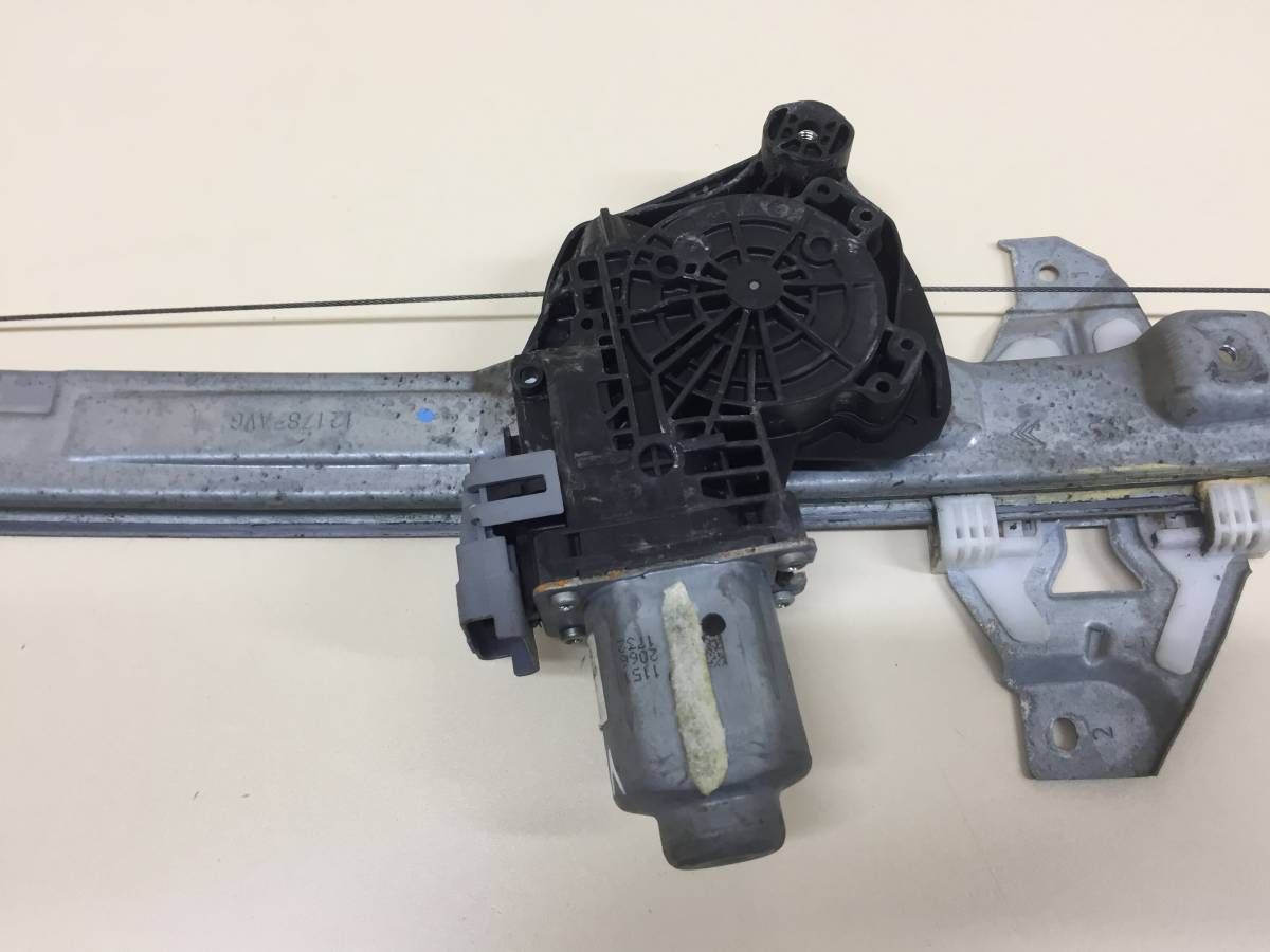 Стеклоподъемник электр. передний левый Citroen C4 2011>