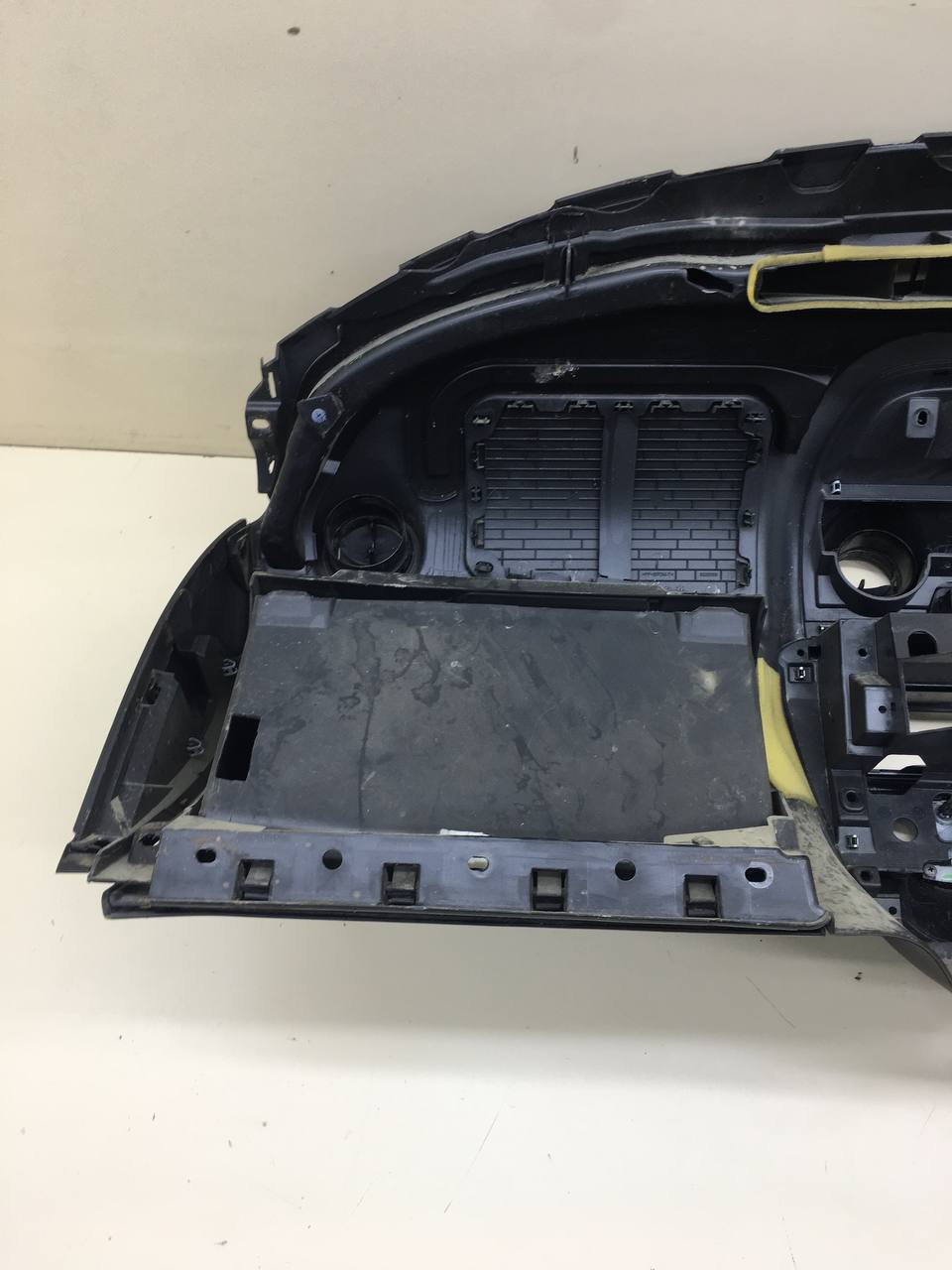 Торпедо Lada Granta 2011>