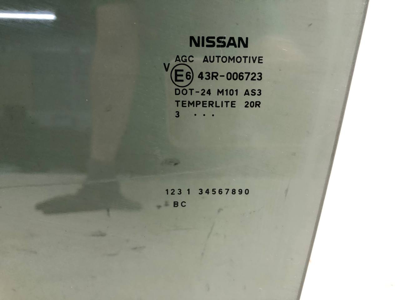 Стекло двери задней левой Nissan Juke (YF15) 2011-2020 Стекло двери задней левой Nissan Juke (YF15) 2011-2020