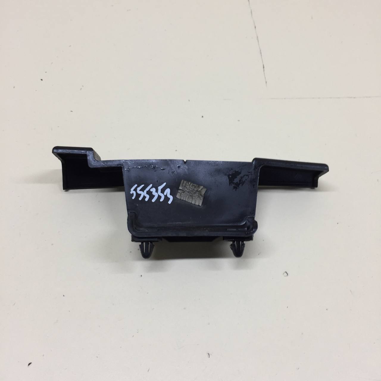 Кожух замка капота Renault Sandero Stepway (5S) 2014-2022 Кожух замка капота Renault Sandero Stepway (5S) 2014-2022