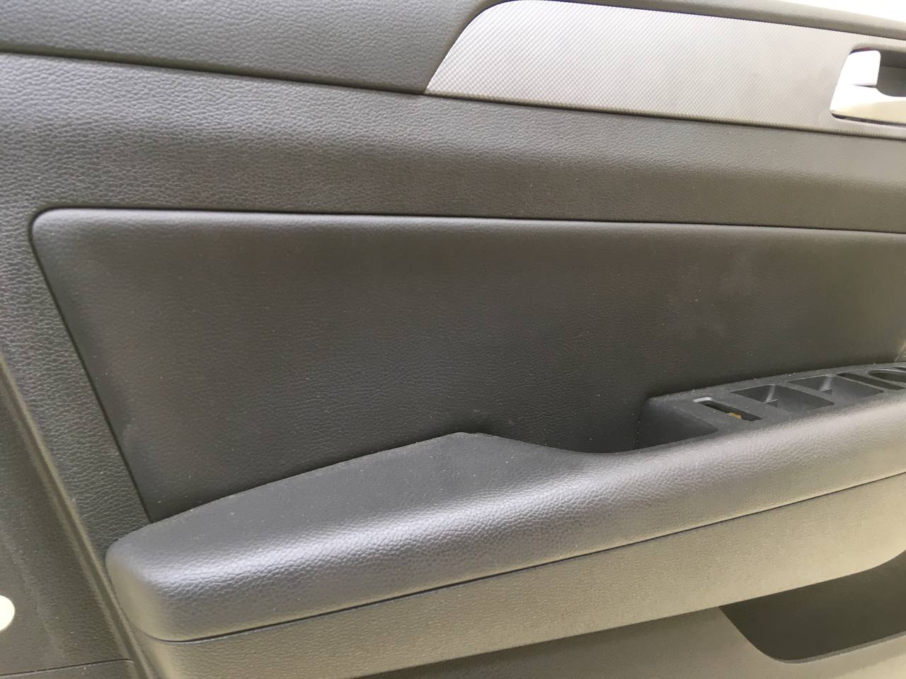 Обшивка двери передней левой Hyundai Sonata 7 (LF) 2017-2019 Обшивка двери передней левой Hyundai Sonata 7 (LF) 2017-2019