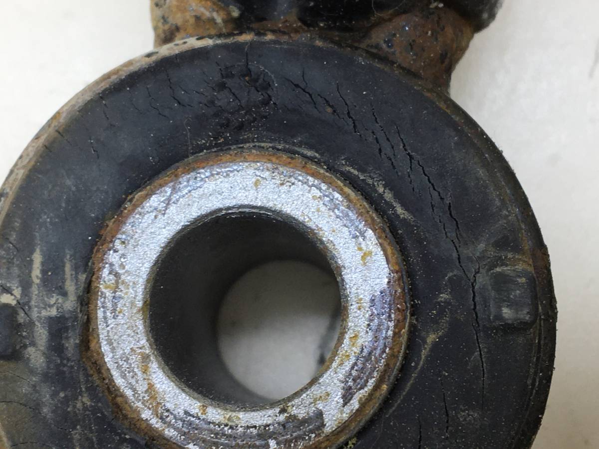 Амортизатор задний Renault Duster (HSA, HSM) 2012>