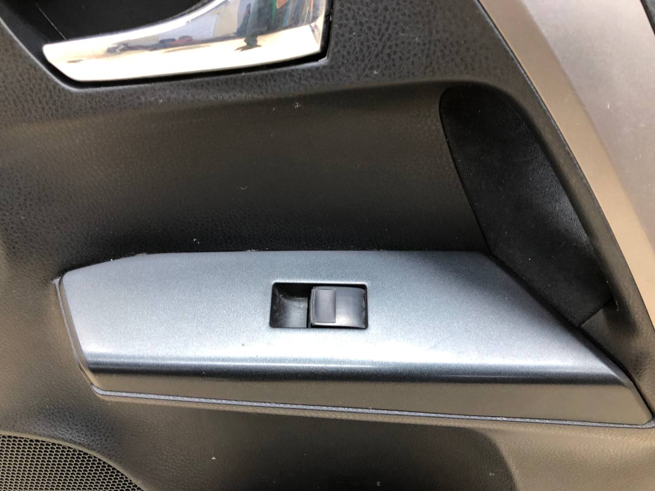 Обшивка двери передней правой Toyota Rav 4 (XA40) 2013-2019