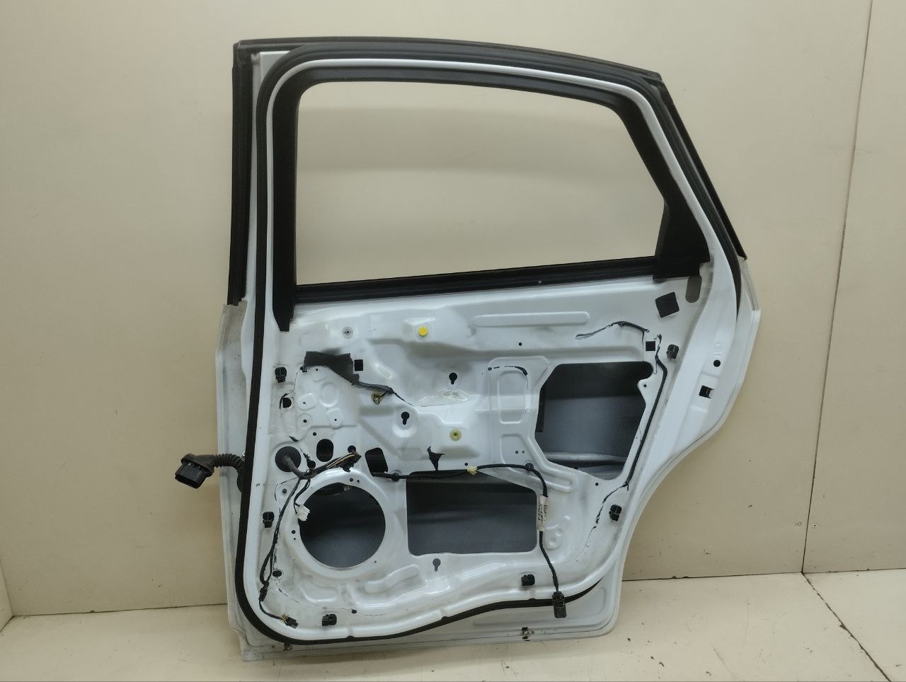 Дверь задняя правая Ford Mondeo 4 2007-2015 Дверь задняя правая Ford Mondeo 4 2007-2015