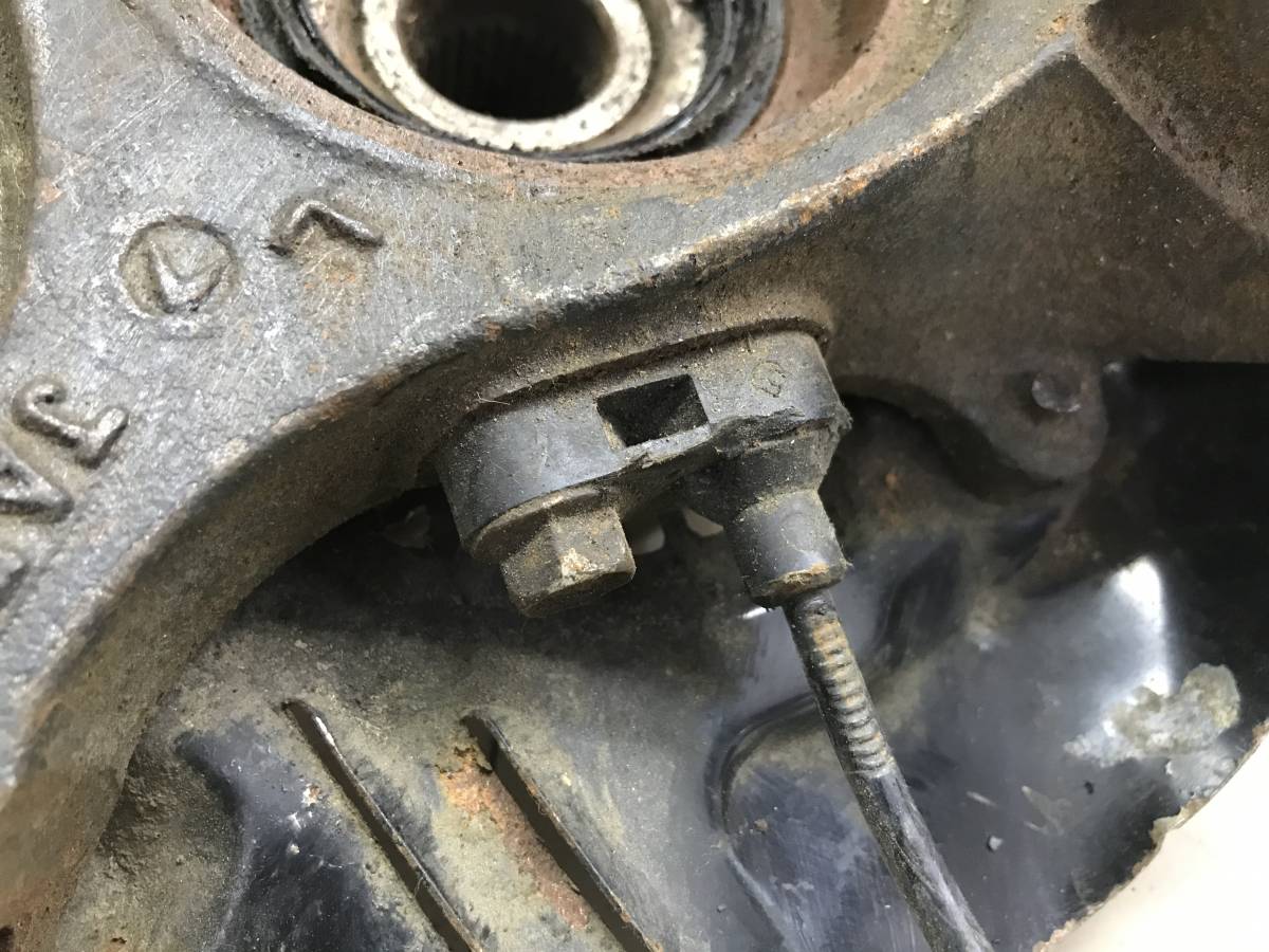 Кулак поворотный передний левый Subaru Impreza (G10) 1996-2000