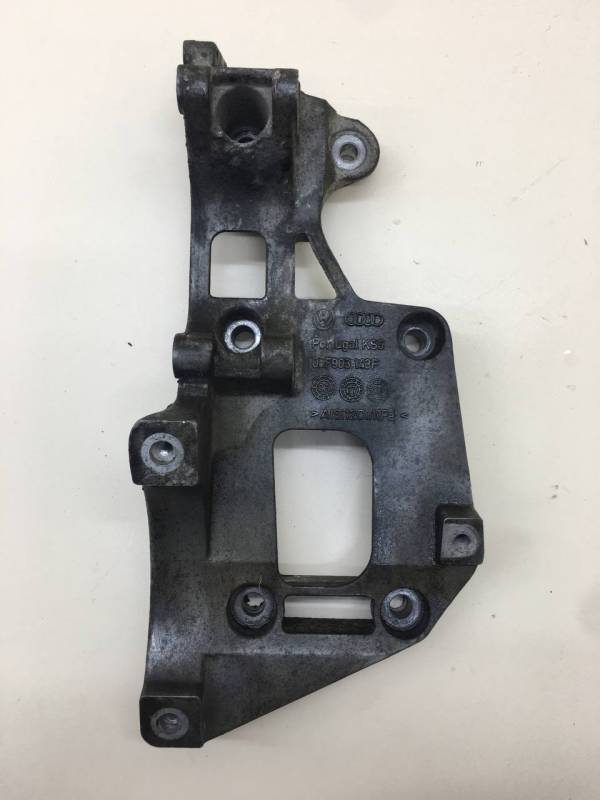Кронштейн генератора Skoda Octavia (A5 1Z-) 2004-2013 Кронштейн генератора Skoda Octavia (A5 1Z-) 2004-2013
