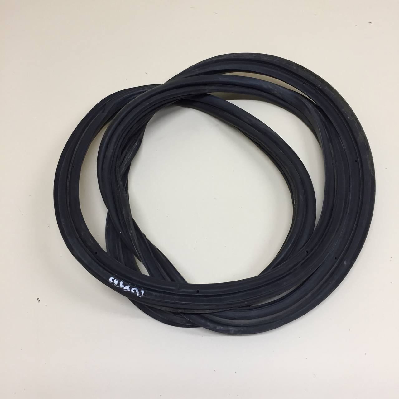 Уплотнитель багажника Chevrolet Cobalt (T250) 2011-2015 Уплотнитель багажника Chevrolet Cobalt (T250) 2011-2015