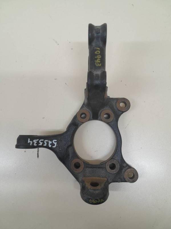 Кулак поворотный передний левый Toyota Auris (E150) 2006-2012