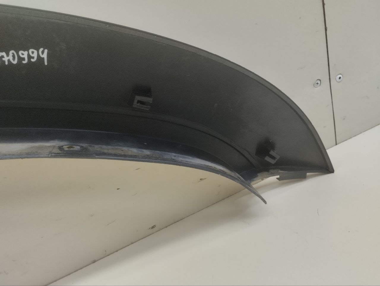 Накладка переднего крыла левого Chevrolet Niva 2009-2020