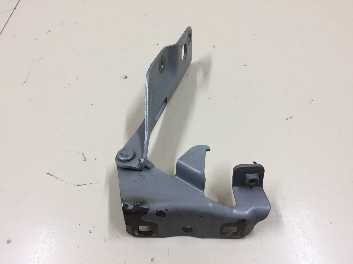 Петля капота левая Nissan Almera Classic (B10) 2006-2013