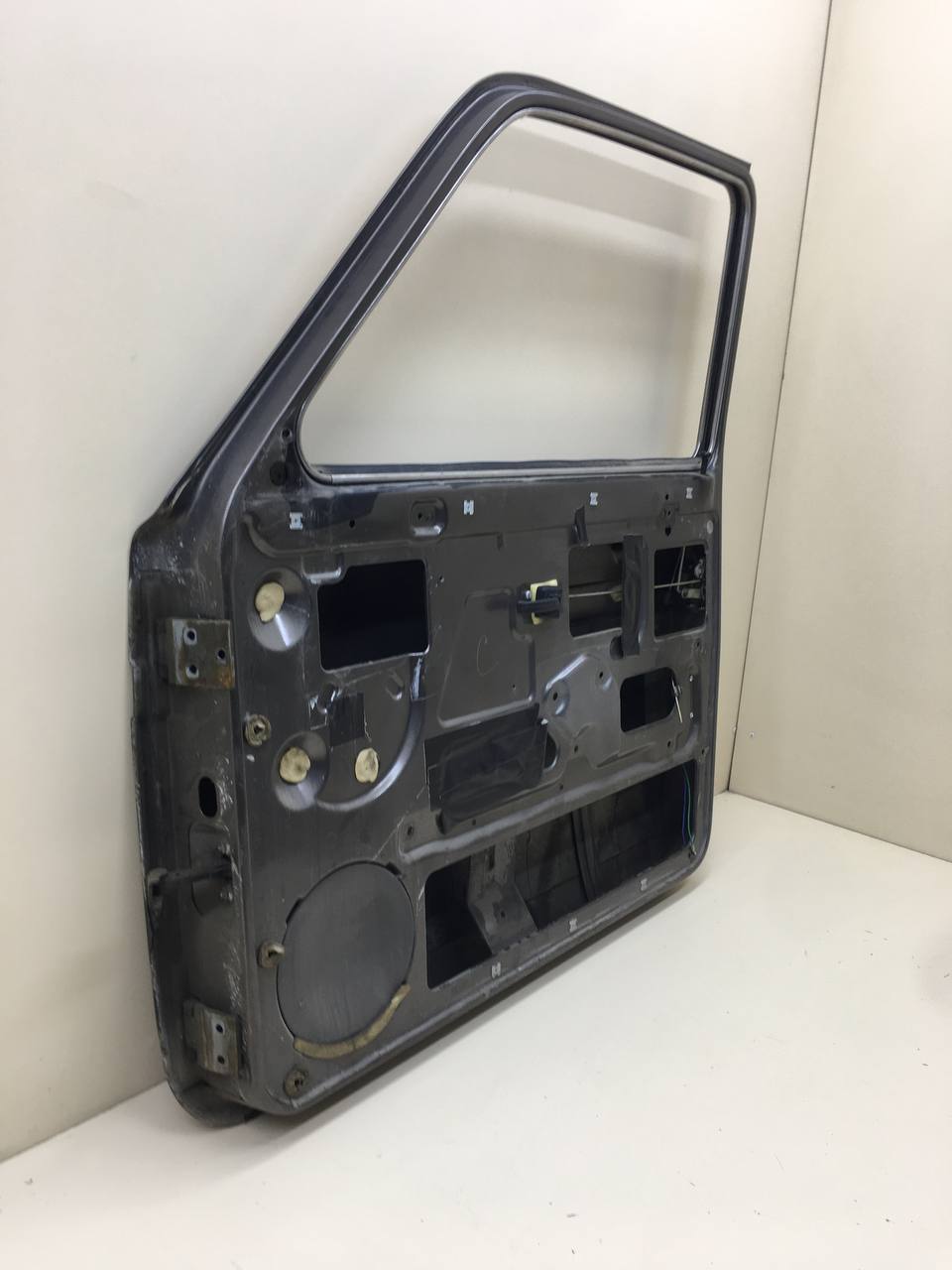 Дверь передняя правая Lada Niva 4х4 2121 1977-2021