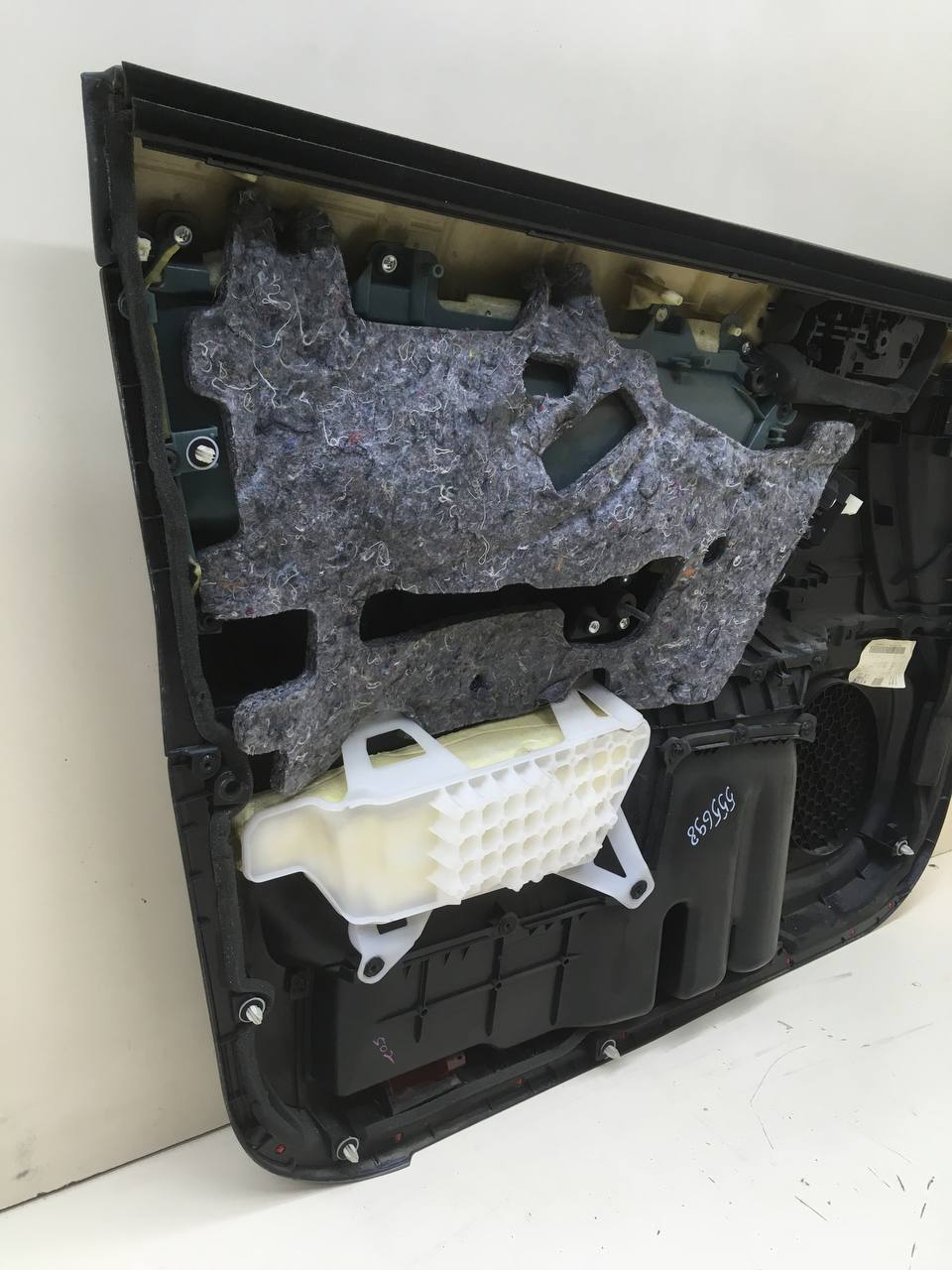 Обшивка двери передней правой Toyota Land Cruiser Prado (J150) 2009-2022 Обшивка двери передней правой Toyota Land Cruiser Prado (J150) 2009-2022