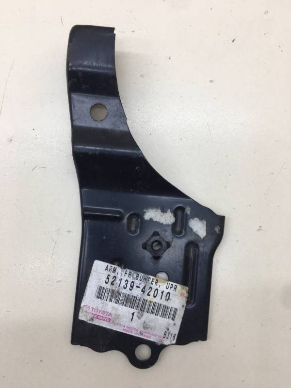 Кронштейн переднего бампера левый Toyota Rav 4 (A30) 2006-2013