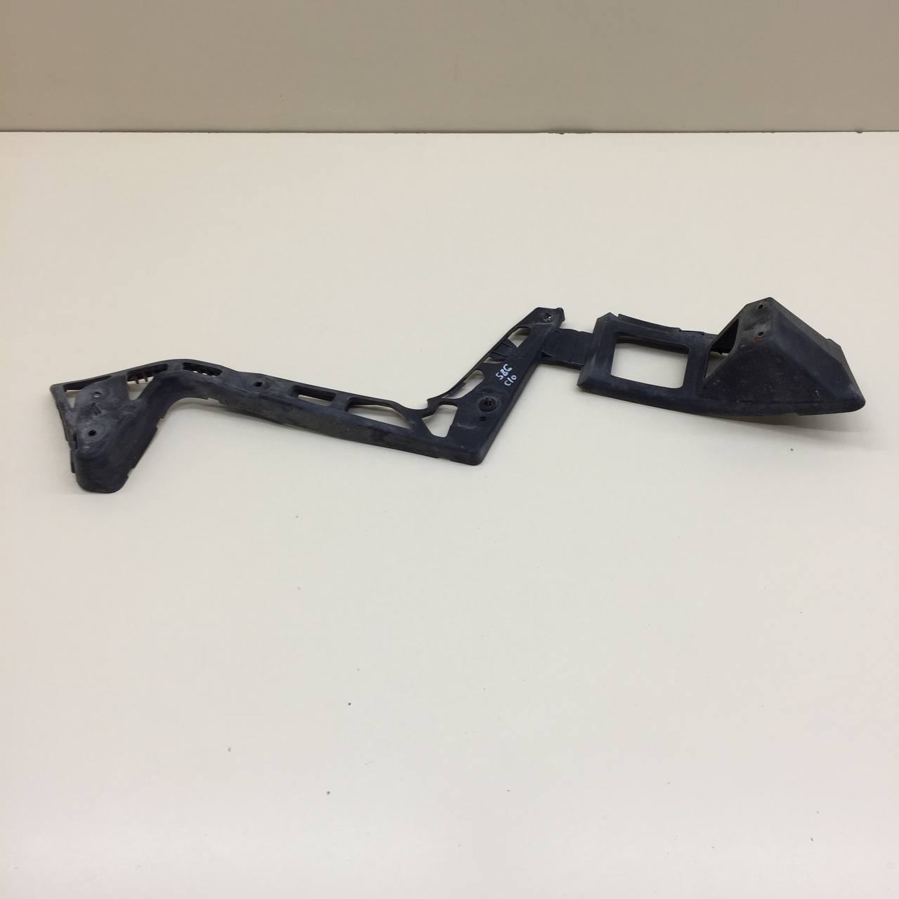 Кронштейн заднего бампера правый Ford Mondeo 4 2007-2015