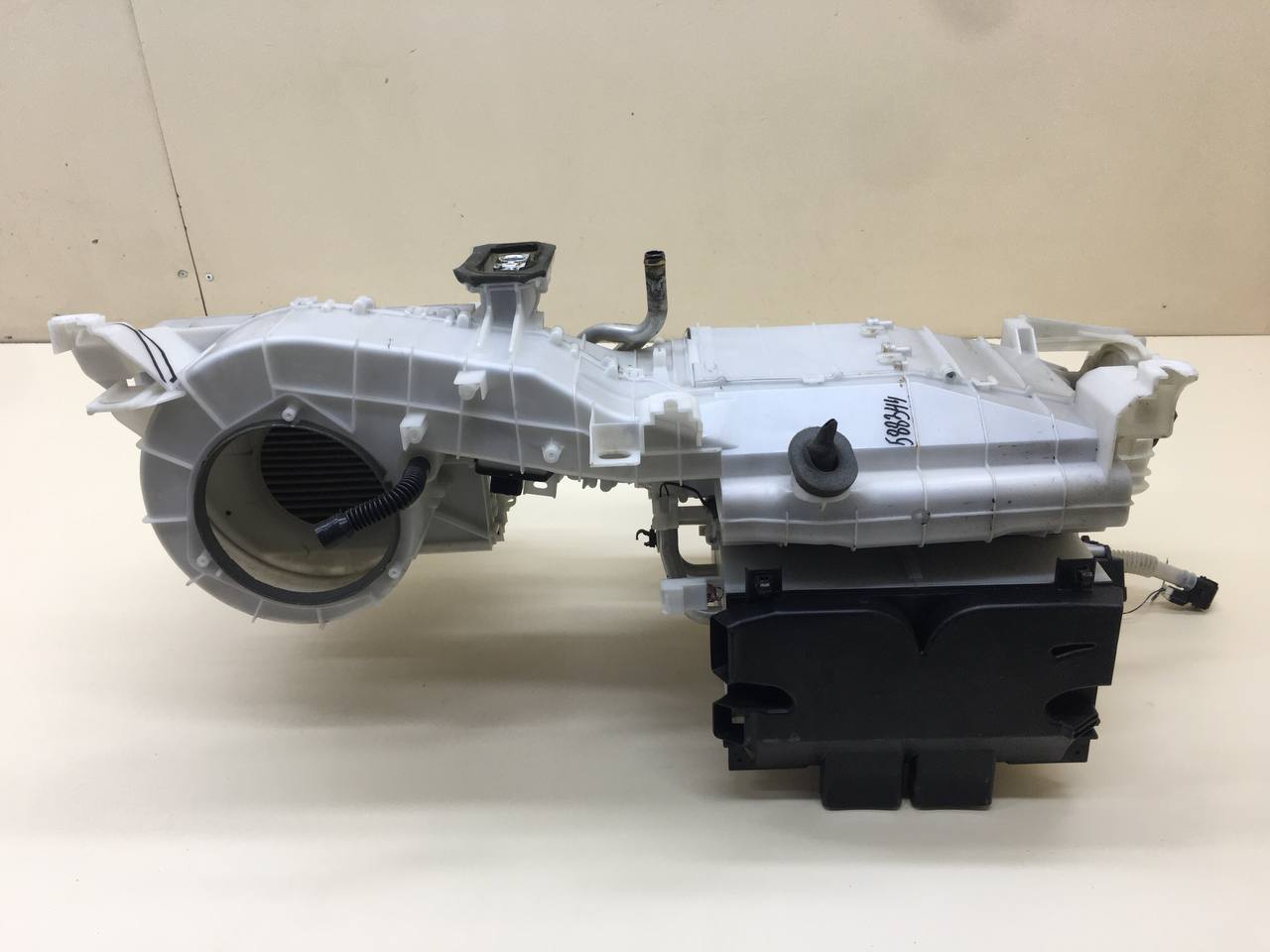 Корпус отопителя Suzuki Grand Vitara 2005-2015 Корпус отопителя Suzuki Grand Vitara 2005-2015