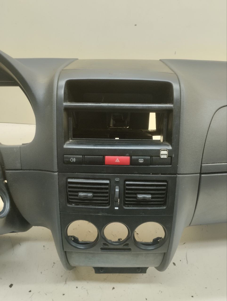 Торпедо Fiat Albea 2002-2012 Торпедо Fiat Albea 2002-2012