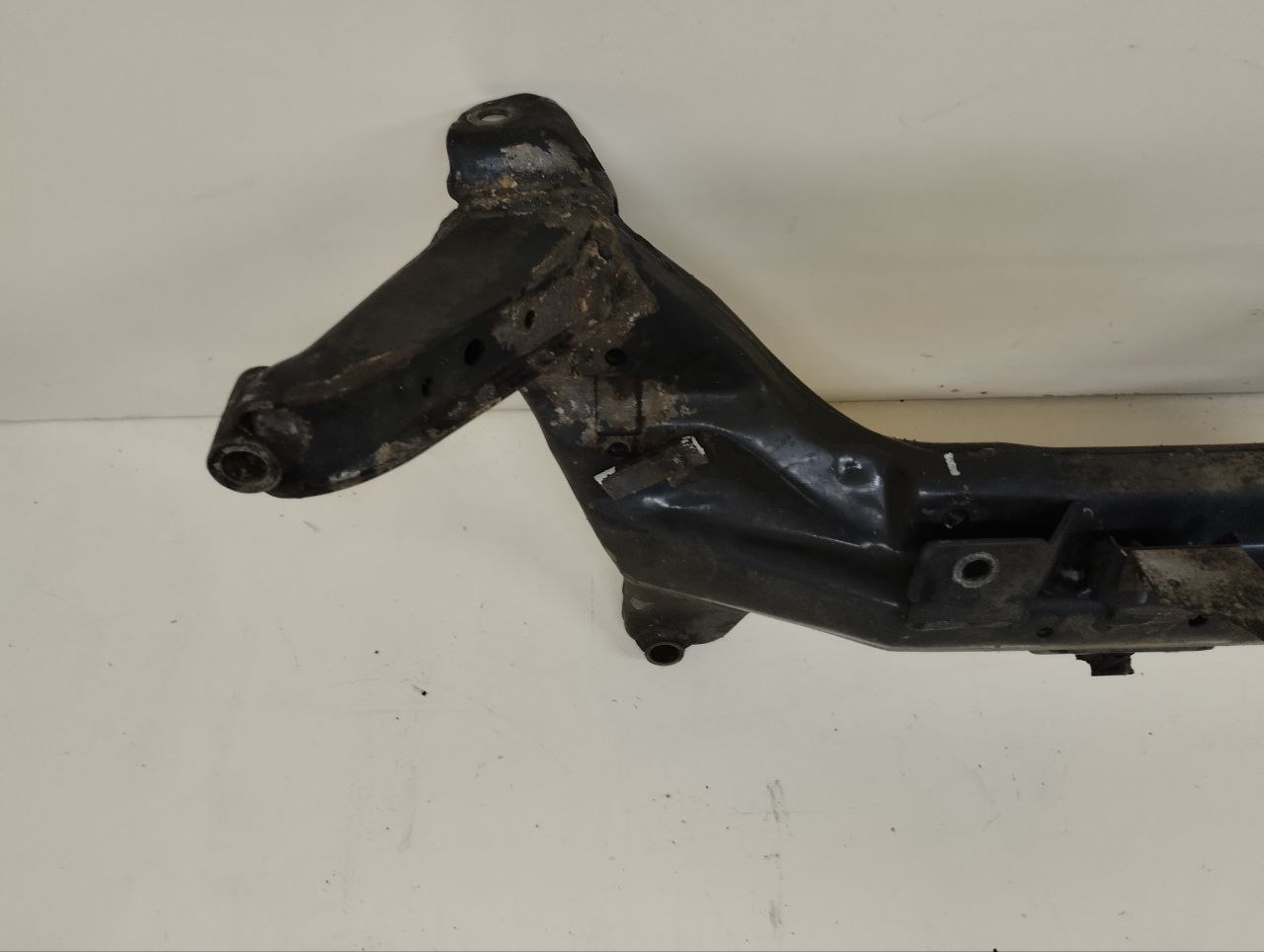Балка подмоторная Nissan Almera (N16) 2000-2006 Балка подмоторная Nissan Almera (N16) 2000-2006