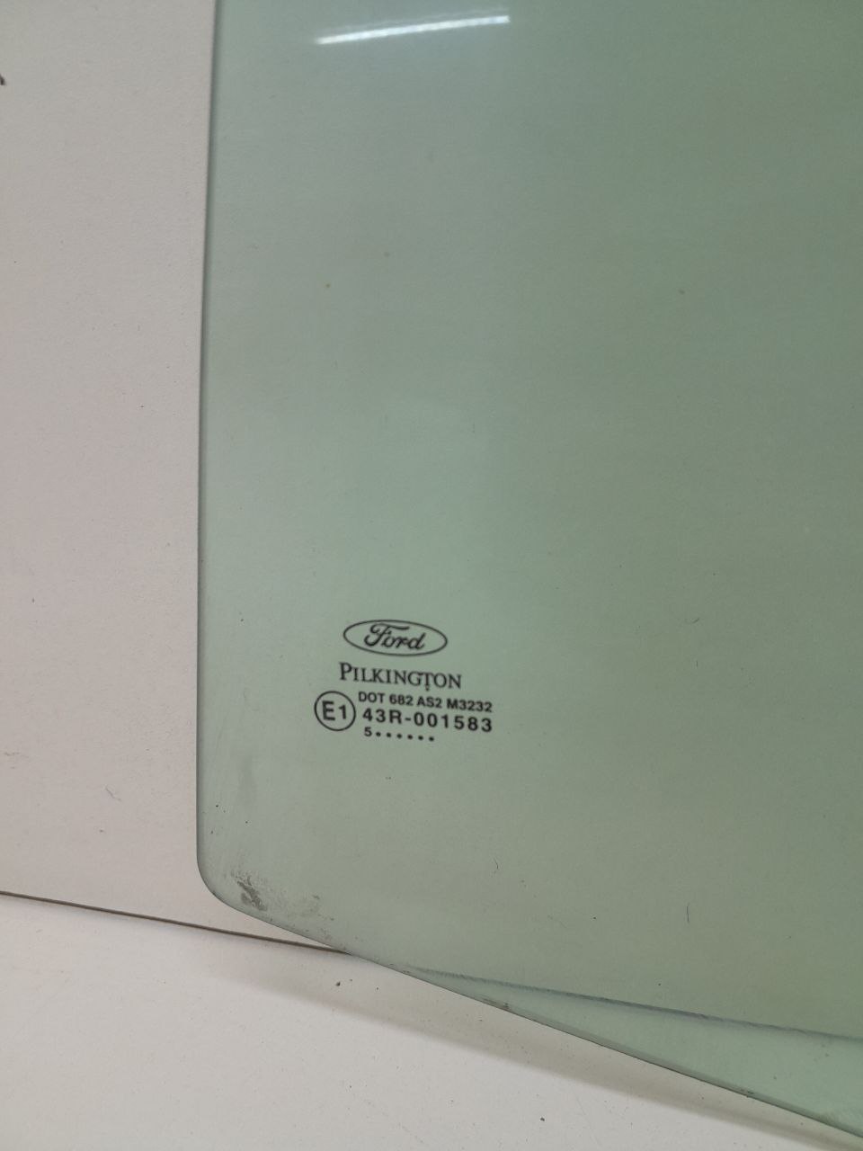 Стекло двери задней левой Ford Fusion (JU) 2002-2012