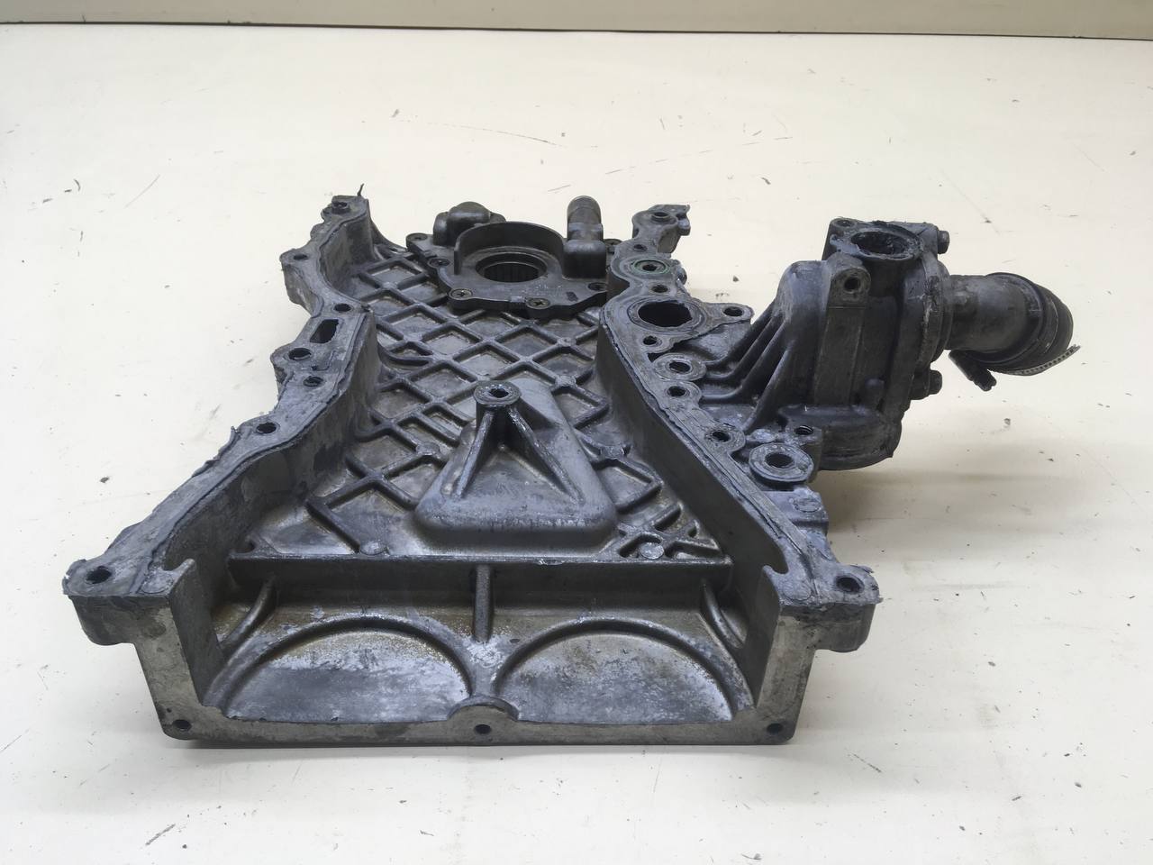 Крышка двигателя передняя Chevrolet Cobalt (T250) 2011-2015