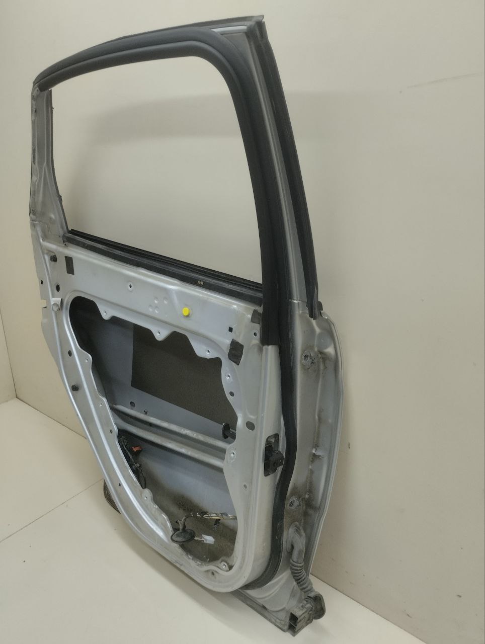 Дверь задняя левая Ford Focus 2 (DA) 2005-2008 Дверь задняя левая Ford Focus 2 (DA) 2005-2008