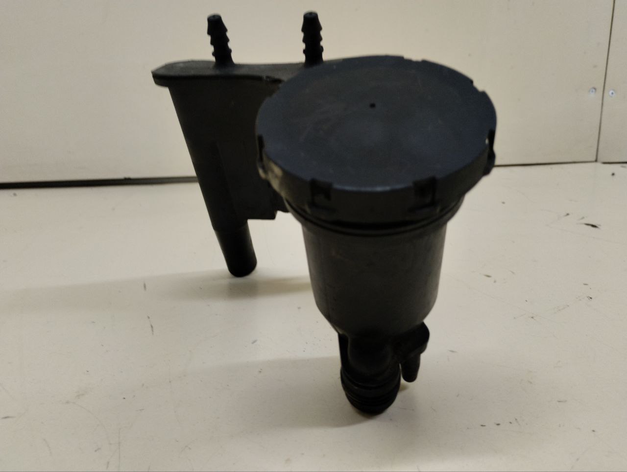 Сапун Land Rover Discovery 3 (L319) 2004-2009 Сапун Land Rover Discovery 3 (L319) 2004-2009