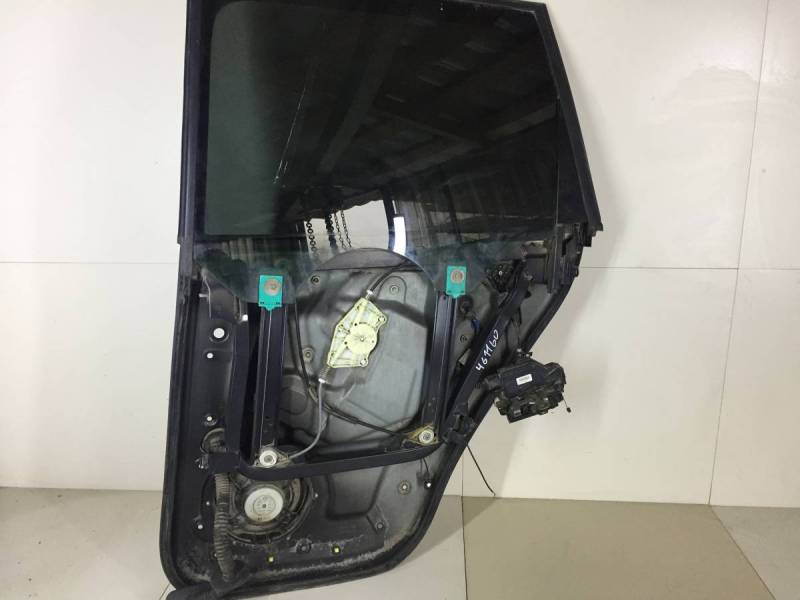 Стекло двери задней левой Volkswagen Touareg (7L) 2002-2010