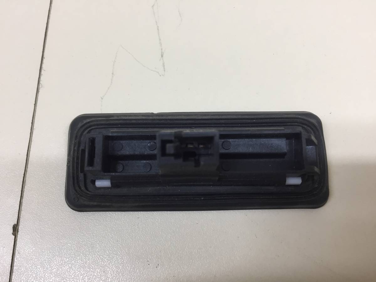 Кнопка открывания багажника Volkswagen Polo (MK5) 2011-2020