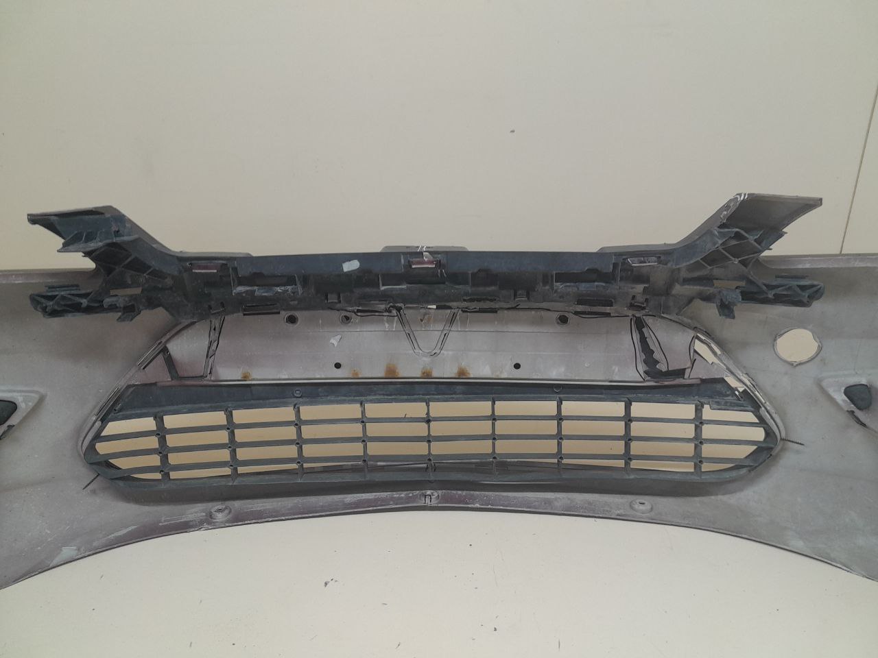 Бампер передний Ford Focus 2 (DB) 2008-2011 Бампер передний Ford Focus 2 (DB) 2008-2011