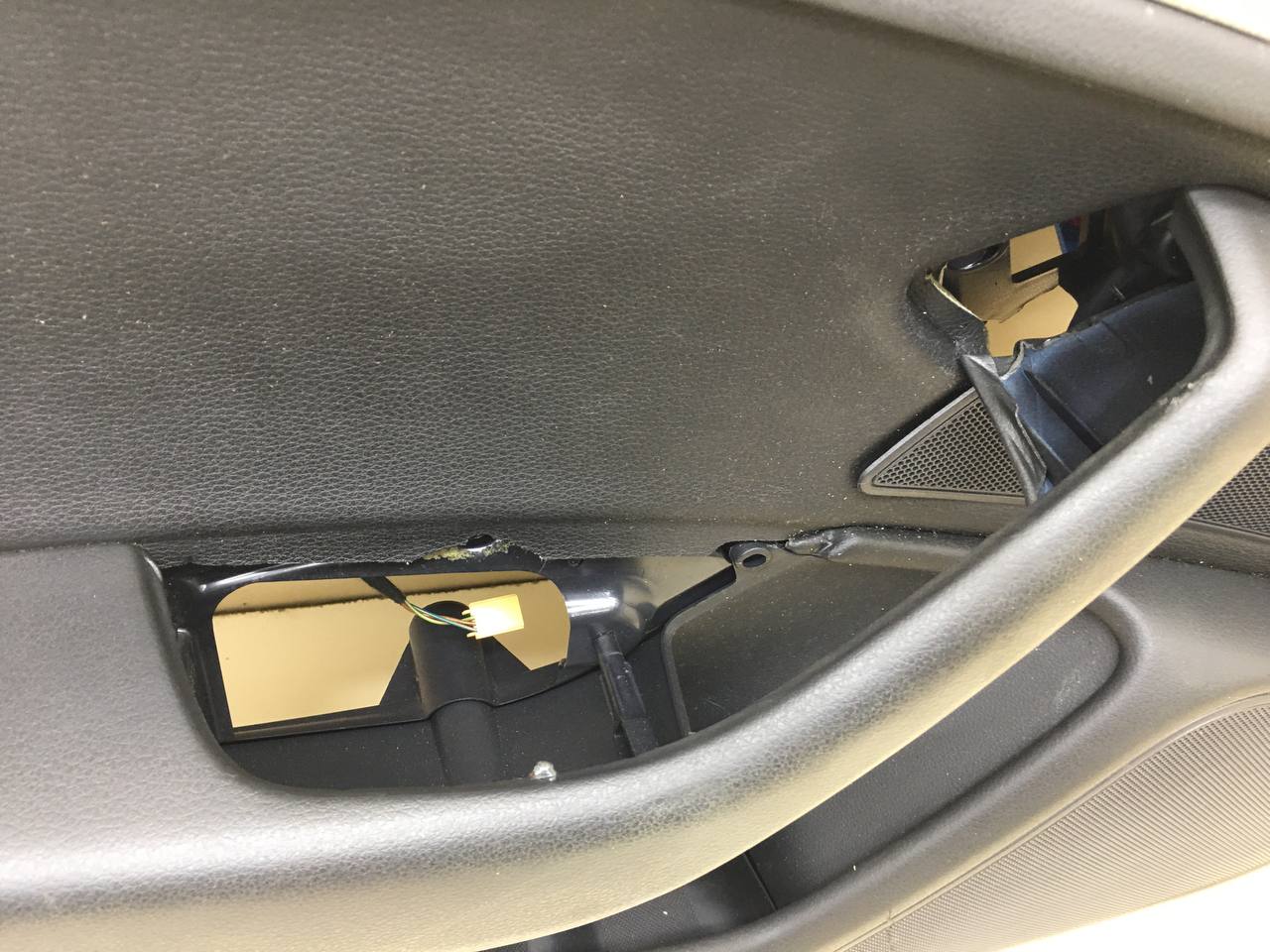 Обшивка двери передней левой Audi A6 (C7) 2011>