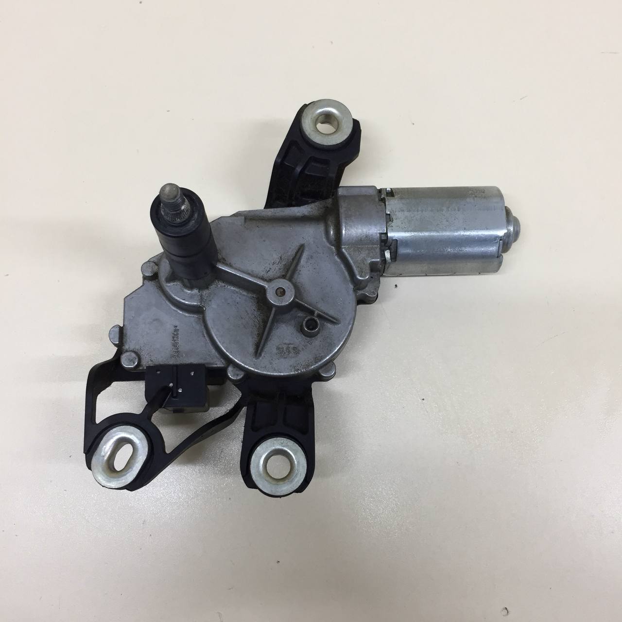 Моторчик стеклоочистителя задний Volkswagen Polo (HB) 2009>