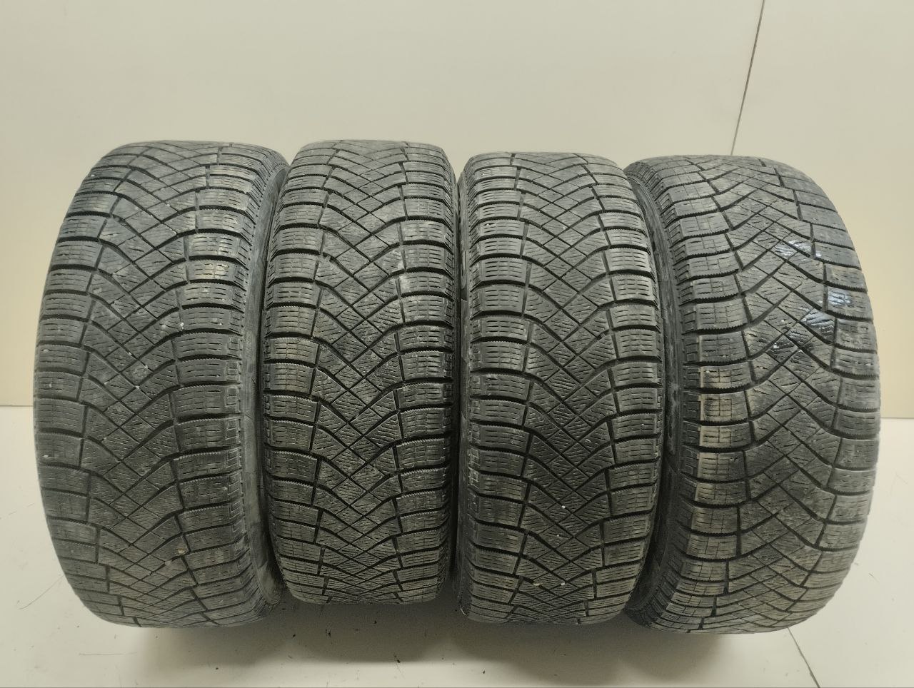 Шины к-кт R17 Зимние нешипованные PIRELLI ICE ZERO
