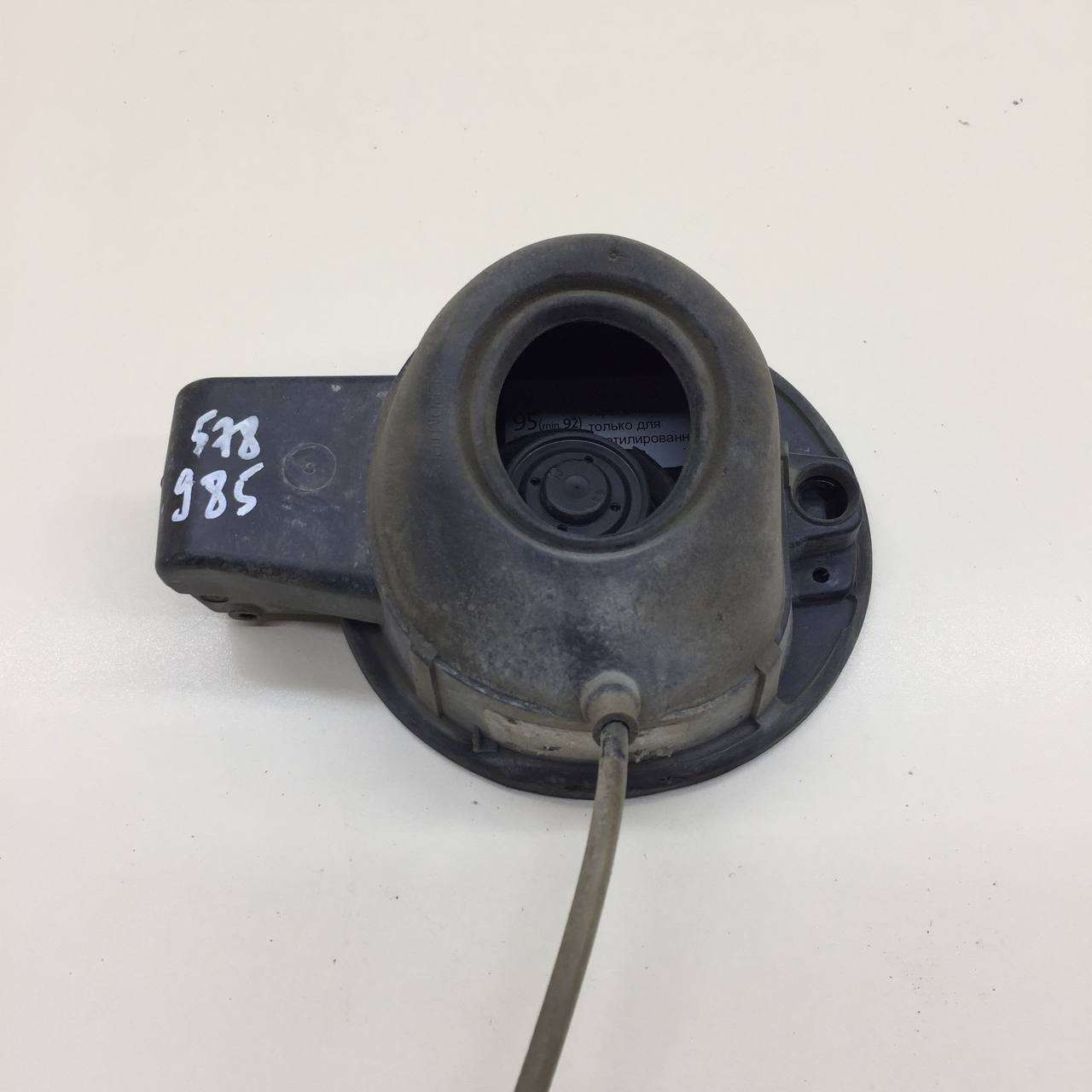Лючок бензобака Volkswagen Polo (MK5) 2011-2020 Лючок бензобака Volkswagen Polo (MK5) 2011-2020