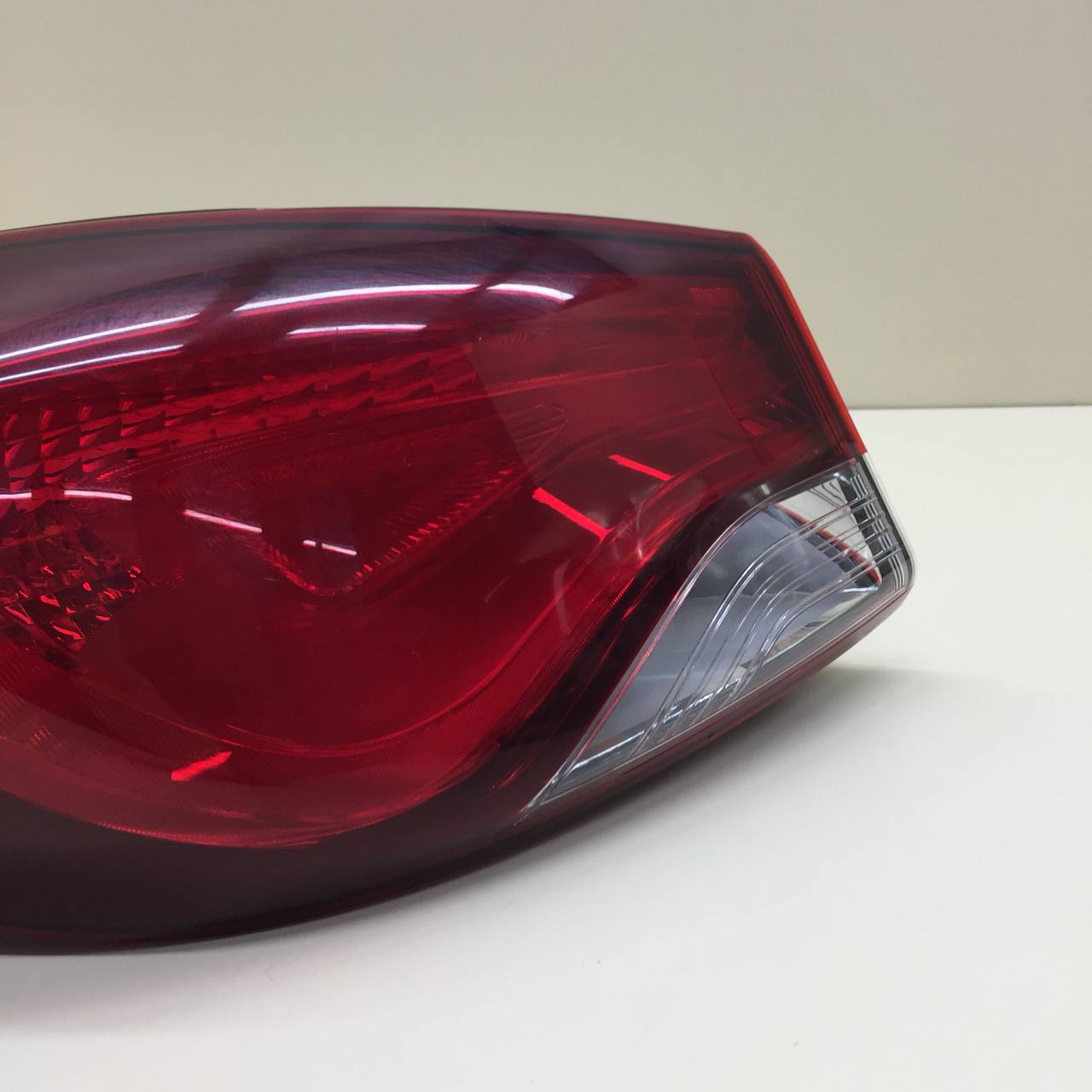 Фонарь задний наружный левый Hyundai Elantra (MD) 2011-2016