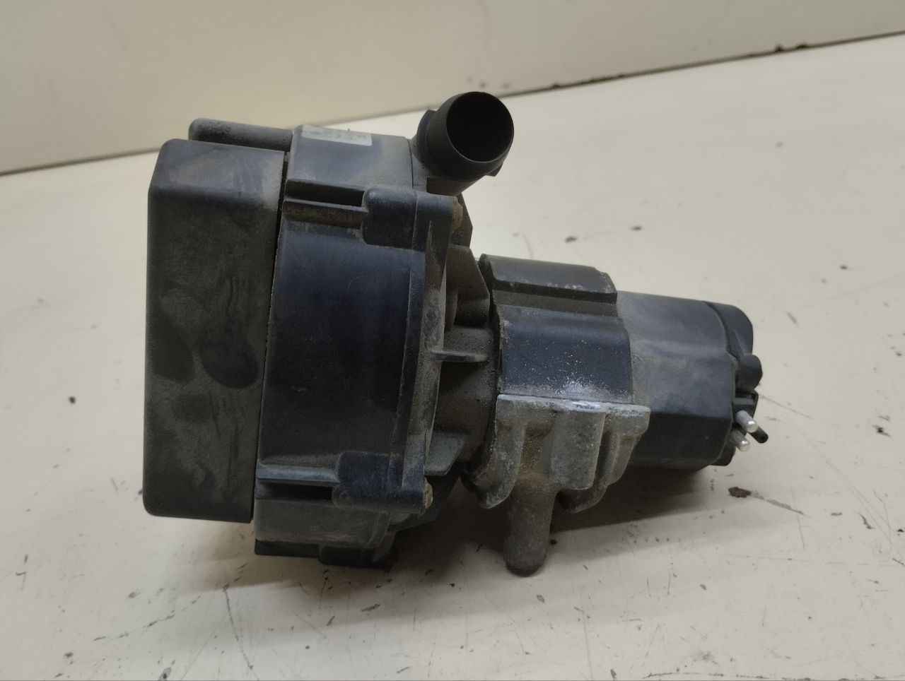 Насос воздушный Mercedes-Benz ML-Class (W163) 1998-2004 Насос воздушный Mercedes-Benz ML-Class (W163) 1998-2004